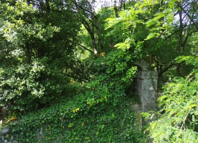 Espadaña ermita de Santa Cecilia en Solórzano